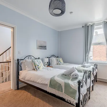 Semesterbostad Rosemill - Large Pet Friendly With Off Road Parking