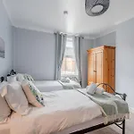 بيت للعطل Rosemill - Large Pet Friendly With Off Road Parking ويتبي