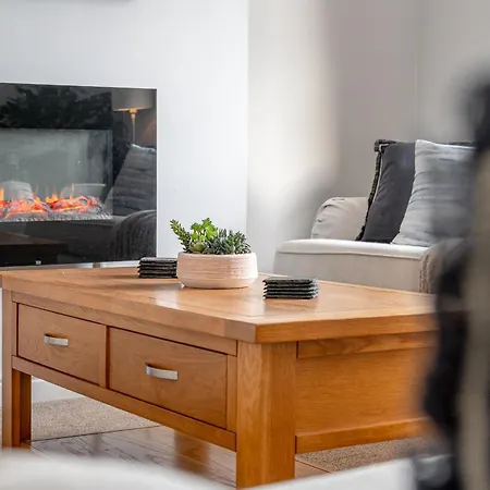 Tatil Evi Rosemill - Large Pet Friendly With Off Road Parking *