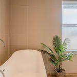 Tatil Evi Rosemill - Large Pet Friendly With Off Road Parking *